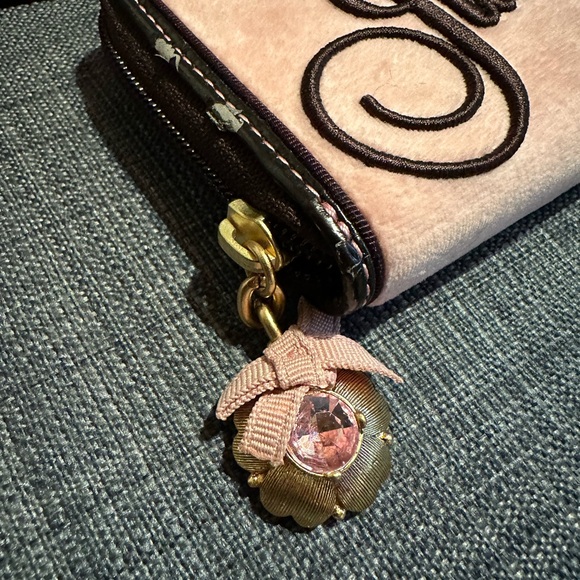 NWT- Rare Juicy Couture Embroidered Pink Floral Wallet in Gift Box - Picture 2 of 9